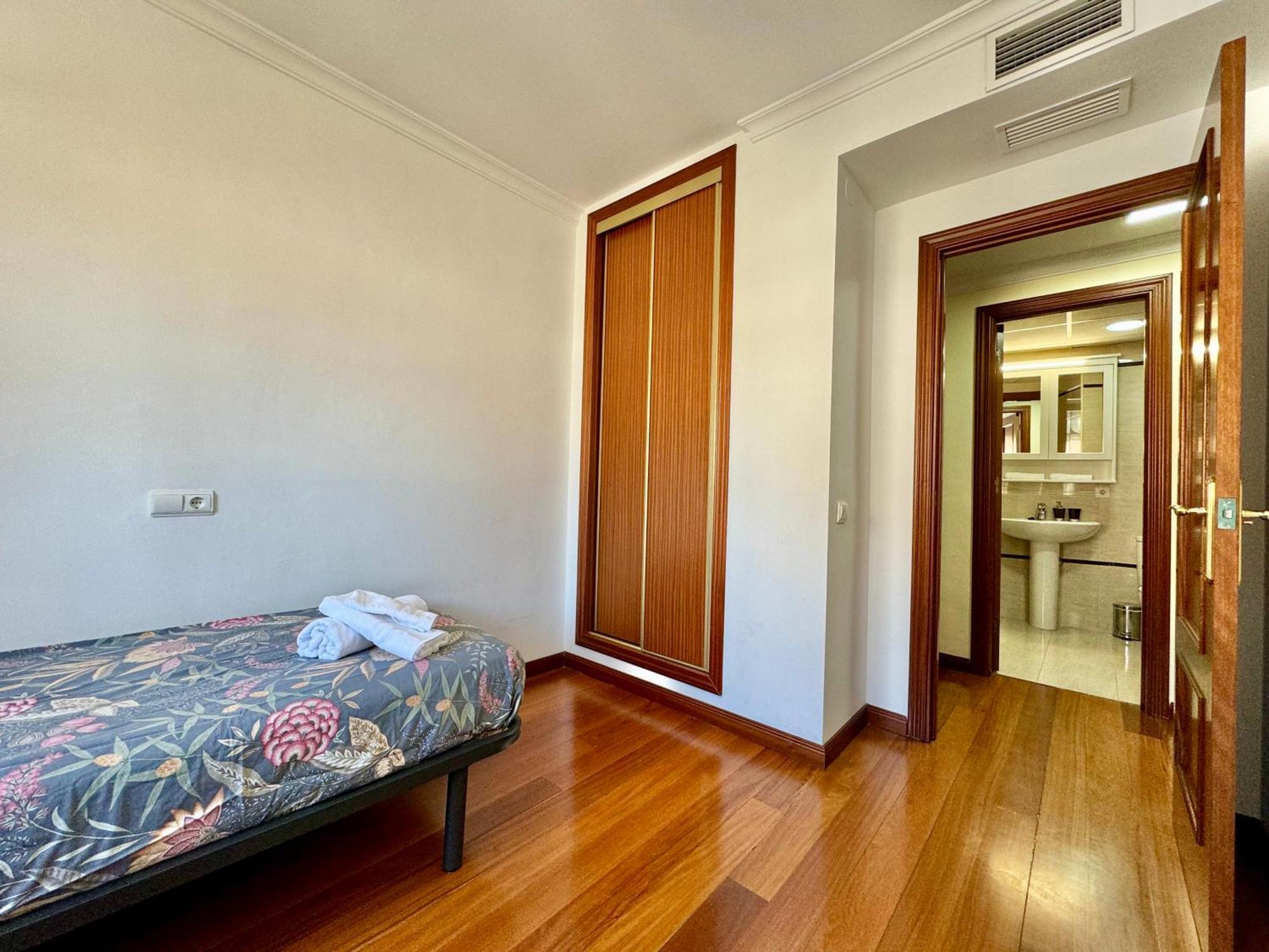 Lujoso Piso Centro Aparcamiento Privado, Terraza & Ac Apartman Málaga Kültér fotó